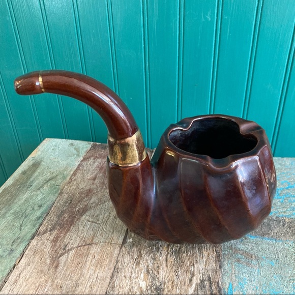 Vintage Shaped Ashtray - Picture 2 of 8